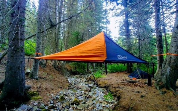 Подвесная палатка Bivymok выдержит груз весом до полтонны